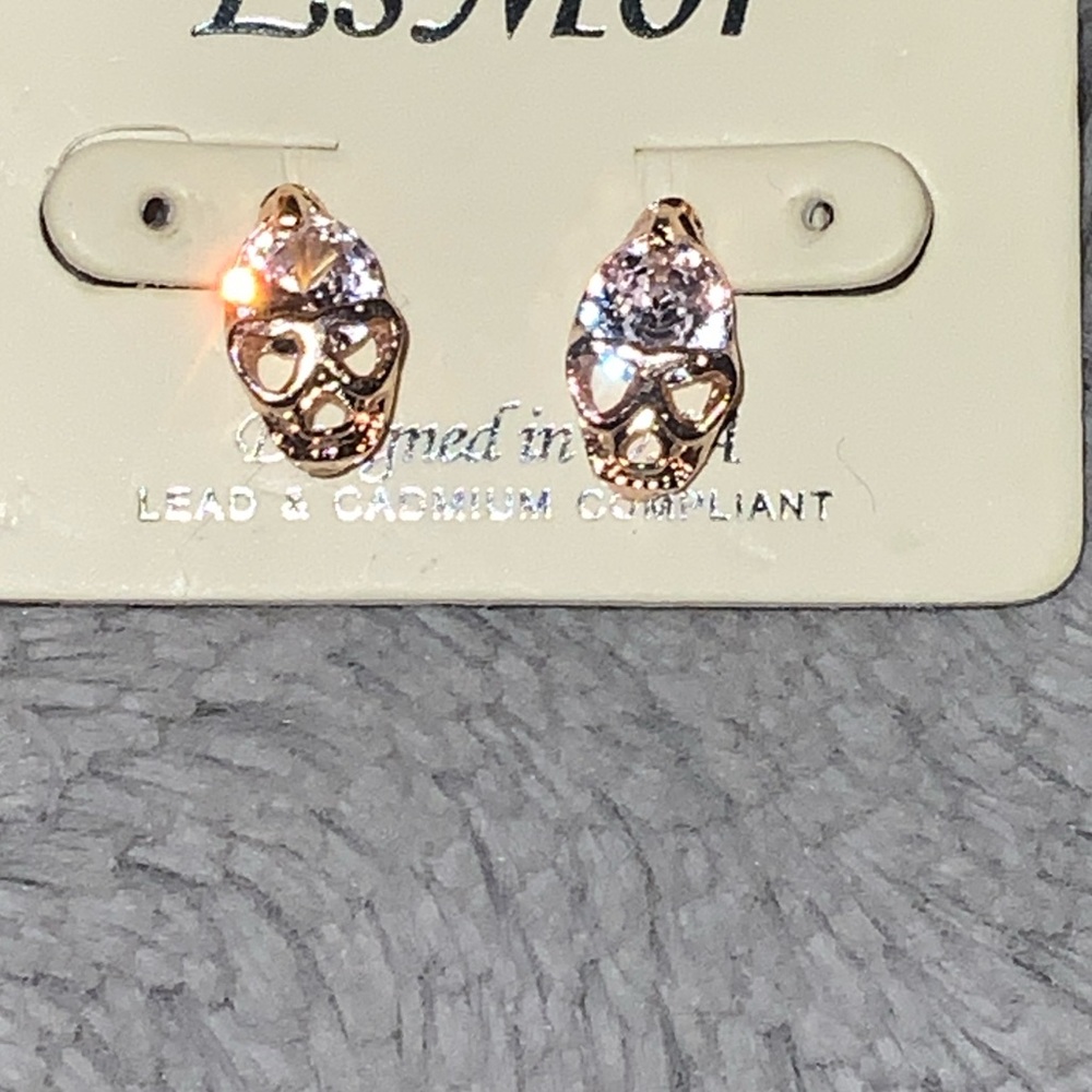3$🤩Gold Skull Earrings